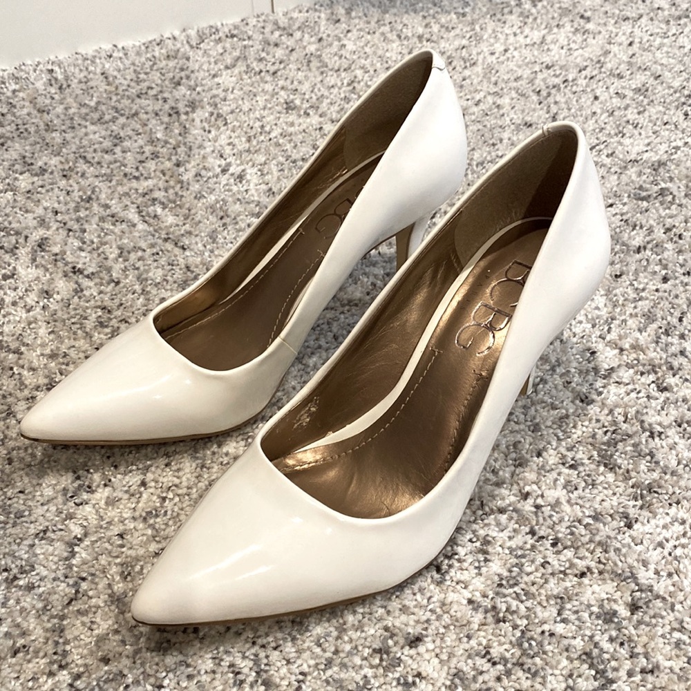 BCBG Gaminkha White Patent Pumps Heels Stiletto / Size 7